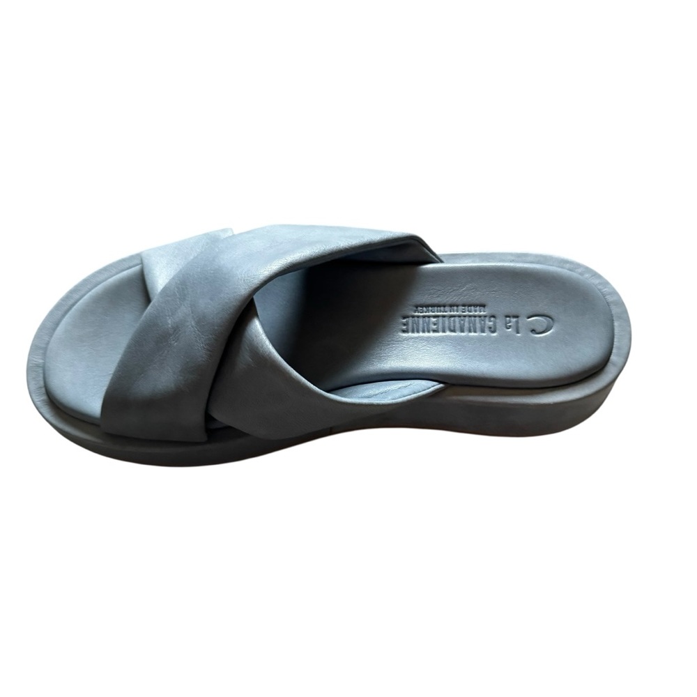La CANADIENNE lDRIS Leather Sandals in great condition.